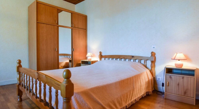 Holiday Home Senezergues, Rezerwuj Hotel Hotele w Owernia z parkingiem, Parking