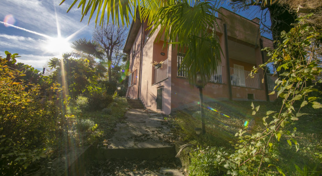 Casa Lavanda, Забронировать Апартаменты/квартира Отели Испра с парковкой, Парковка
