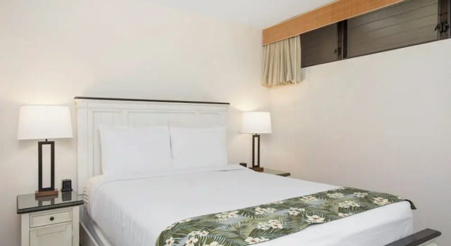 Papakea Resort by KBM, Забронировать Курортный отель Бизнес-отели Лахайна, рядом с Kapalua Golf Resort, 4* 5*