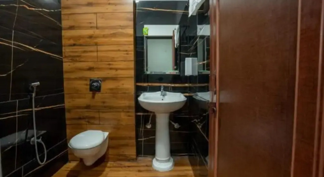 Двухместный номер Deluxe Goroomgo Kanwal Hotel And Resort Nainital