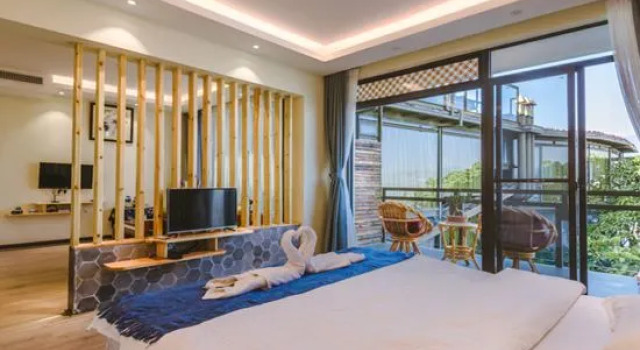 Люкс с красивым видом из окна Haizhilan Inn
