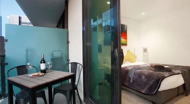 StayCentral on Lonsdale