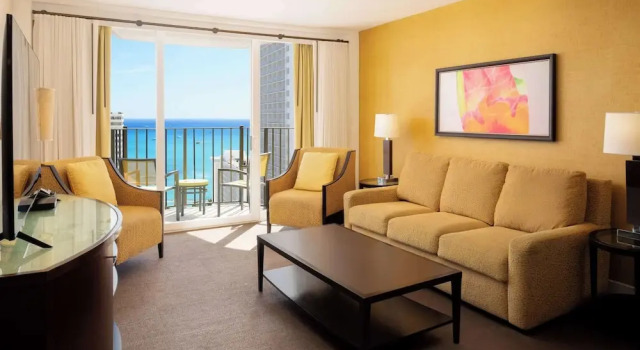 Двухместный номер Parlor Hilton Waikiki Beach Resort & Spa