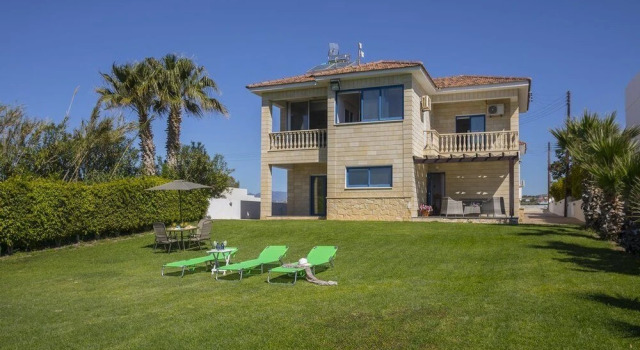 Lamaz Maroni Beachfront Villa
