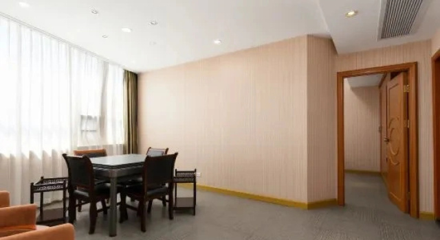 Четырёхместный люкс Superior Vienna Classic Hotel (Anlu Jiefang Avenue)