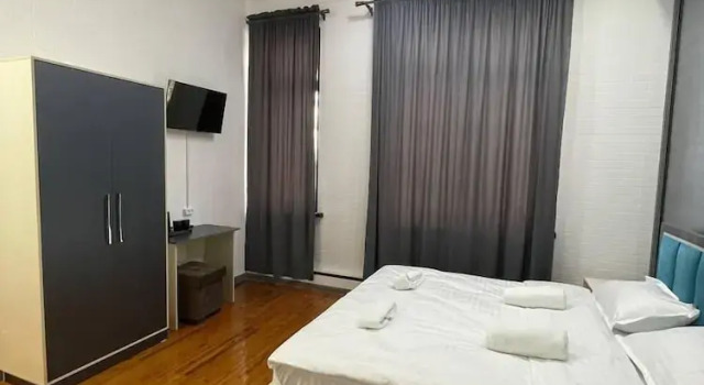 Camera tripla familiare Standard con vista sul cortile Fortuna Hotel