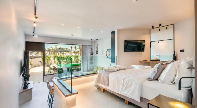 Люкс Pathos SeaSide Suites
