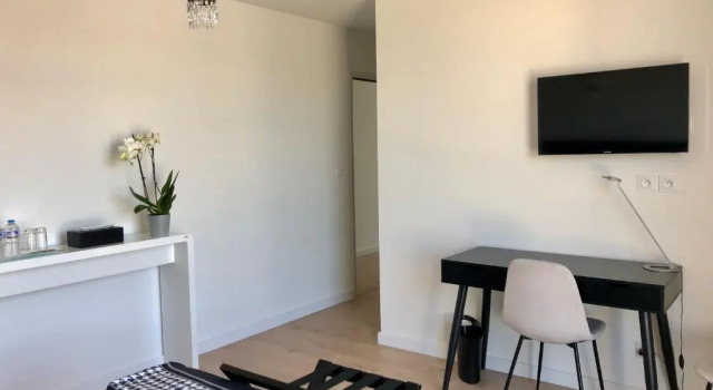 Номер Comfort HÔTELYA - Lille Villeneuve dAscq