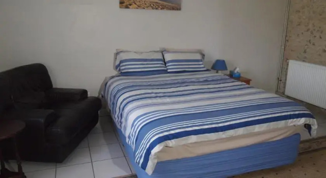 Chez Chiron, Boek Appartement Brie-sous-Chalais Frankrijk