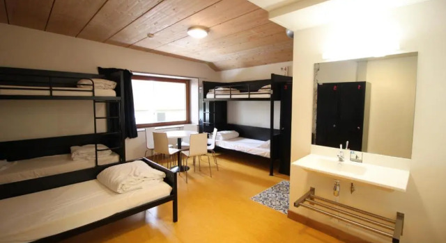 Кровать в общем номере (мужской номер) Auberge de Jeunesse HI Paris Yves Robert