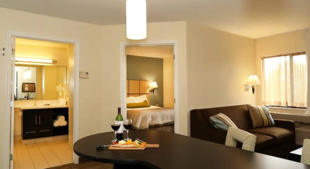 Люкс c 1 комнатой Candlewood Suites East Lansing by IHG