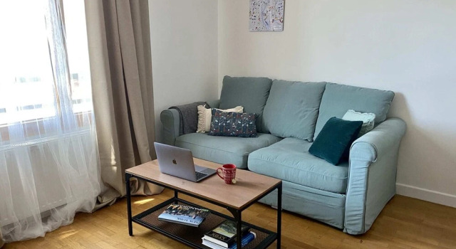 Family/modern 4 People With Netflix -15 min Walk From Center, Rezerwuj Apartament Hotele w Rhône z parkingiem, Parking