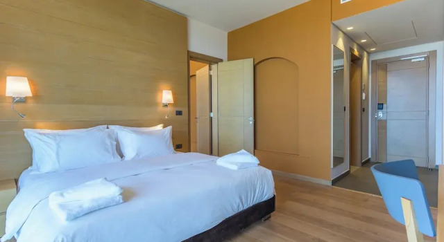 Люкс Business с балконом и с видом на море Jounieh Living - Residences by Local Host