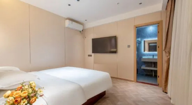 Люкс Deluxe Gaoya Holiday Hotel (Guangzhou Panyu Chimelong Dashi Metro Station Branch)