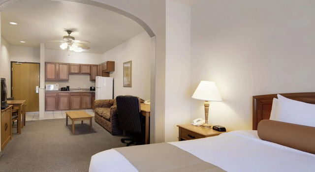 Best Western Plus Hill Country Suites