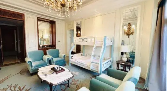 Семейный люкс Deluxe Yichang Evergrande Hotel