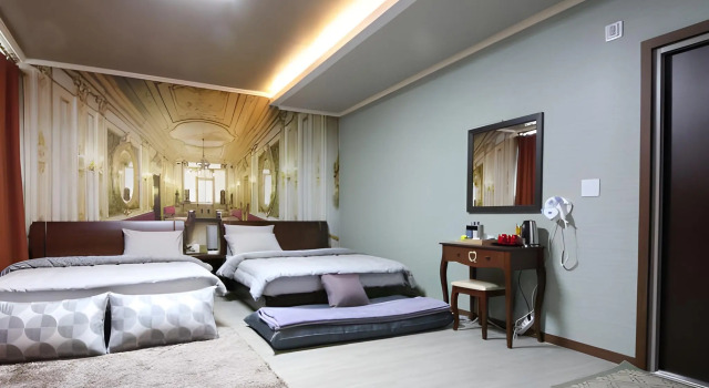 Crystal Residence Hotel