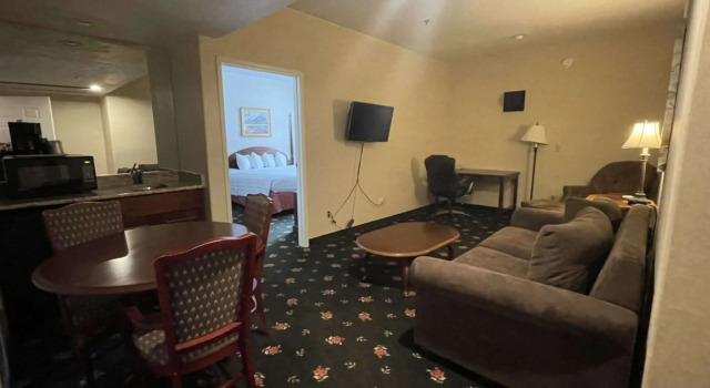 Двухместный люкс SureStay Hotel by Best Western Eureka