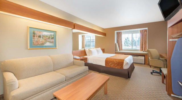 Номер Deluxe Microtel Inn & Suites