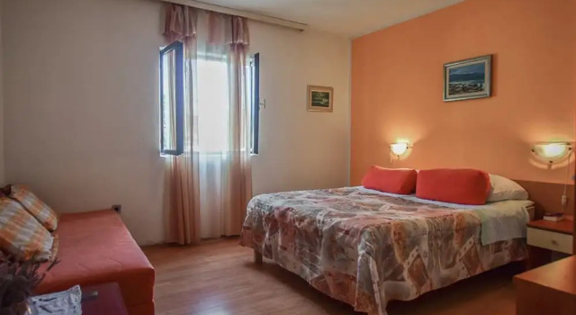 Apartments Derado, Varaa Huoneisto Hotellit Split-Dalmatia pysäköinnillä, Pysäköinti