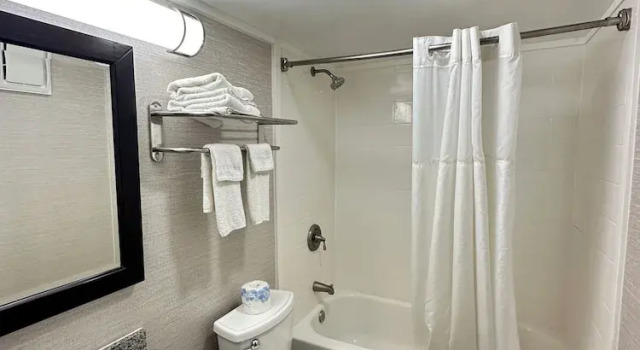Номер Deluxe Finger lakes inn & suites