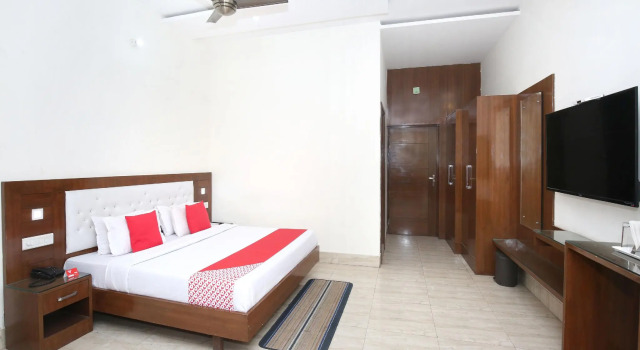 OYO 12766 Nimantran Resort, Book Resort Baddi North Zone