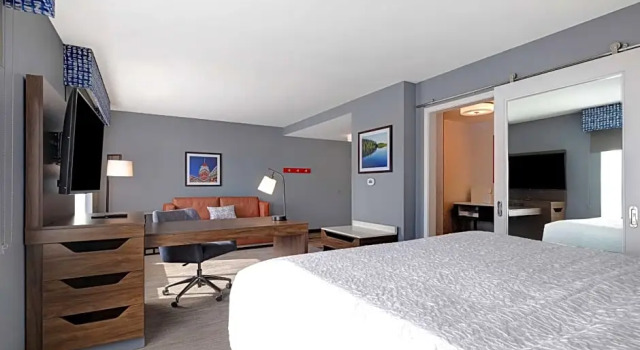 Люкс Hampton Inn Crown Point, In