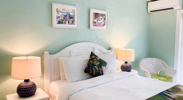 Номер Standard Цокольный этаж с видом на бассейн Authors Key West Guesthouse