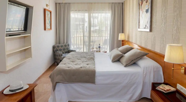 Двухместный номер Deluxe с балконом Hotel Spa Porto Cristo