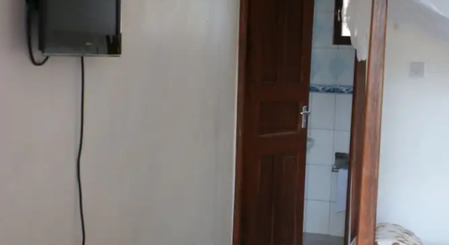 Makeseni Lodge, Забронировать Отель Отели Усы Ривер с парковкой, Парковка
