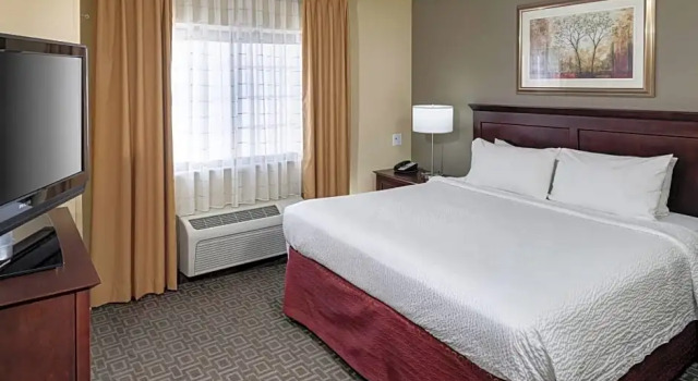 Четырёхместный люкс с 2 комнатами TownePlace Suites by Marriott Texarkana