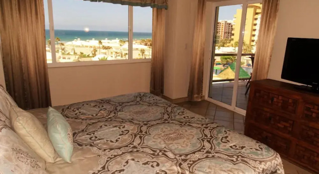 Beautiful 2 Bedroom Condo on the Sea of Cortez at Las Palmas Resort D-404 2 Condo by RedAwning, Book Resort Puerto Penasco Sonora