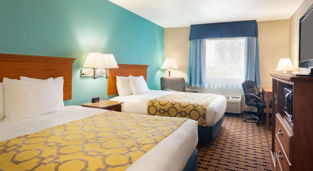 Четырёхместный номер Standard Baymont by Wyndham Warrenton