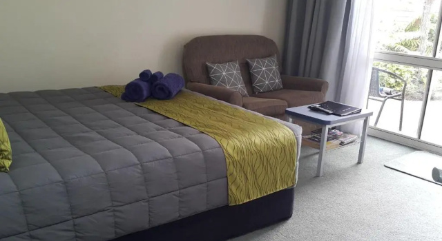 Апартаменты Avon City Motel