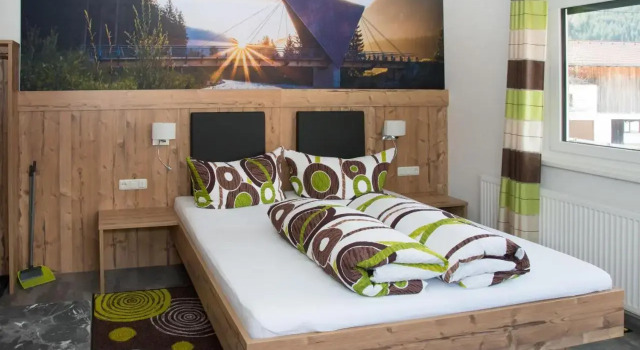 Haus Moosbrugger, Rezerwuj Hotel Bach Lechtal