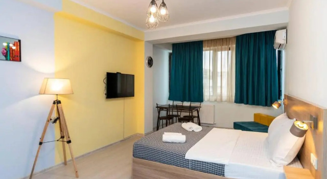 2 studio apartments w balcony in old Tbilisi