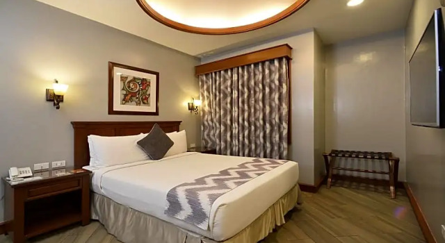 Двухместный номер Standard Paragon Hotel and Suites
