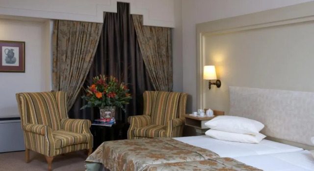 Номер Standard Apollo Hotel