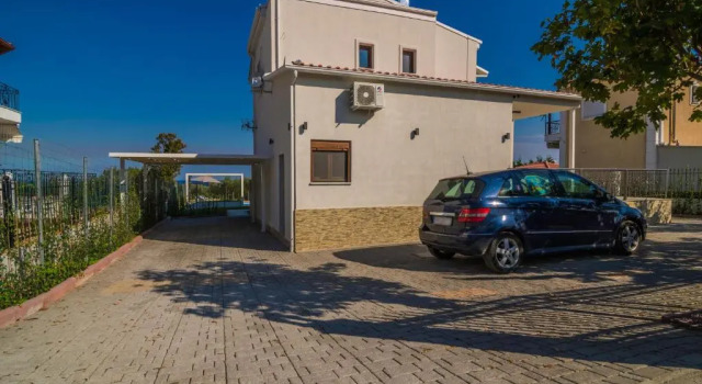 Villa Nikki, Book Villa Leptokaria 