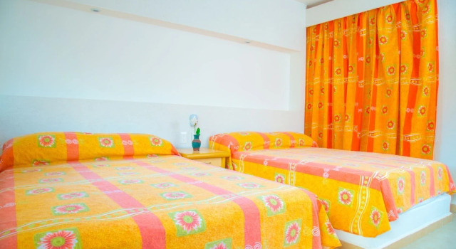 Camera quadrupla familiare Standard Hotel Acapulco