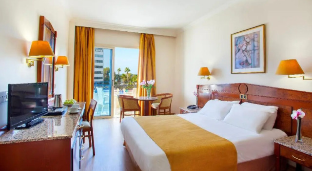 Двухместный номер Superior Kapetanios Limassol Hotel
