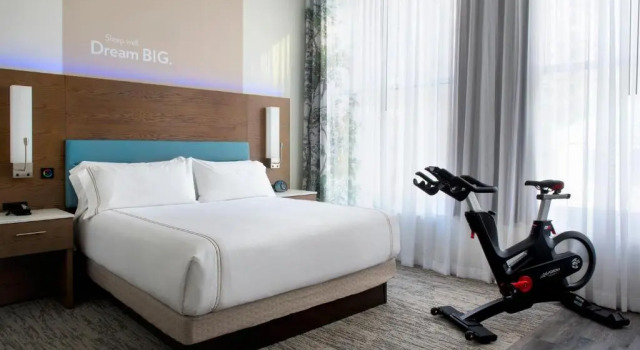 Люкс EVEN Hotel Pittsburgh Downtown by IHG