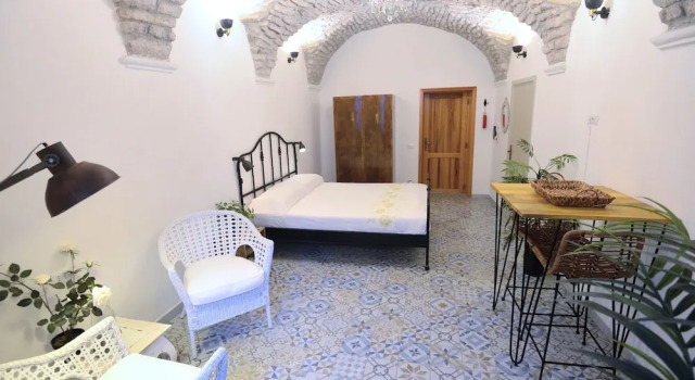 Large, Stunning Studio Apartment, Central Location