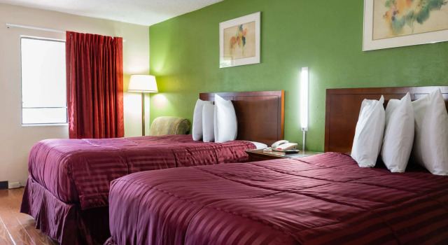 Четырёхместный номер Standard Country Hearth Inn & Suites Marietta
