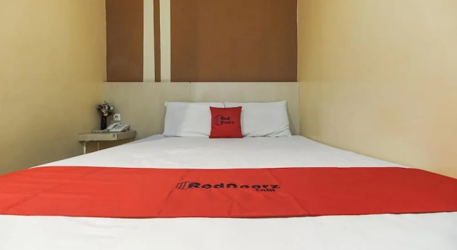 RedDoorz @ Jalan Hertasning, Rezervați Hotel Hoteluri în Sulawesi cu parcare, Parcare