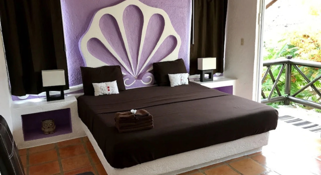 Люкс с балконом Embarcadero Maya B&B