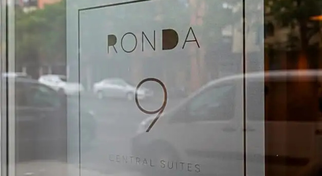 Ronda9 central suites, Забронировать Отель Латина Мадрид, рядом с Церковь Св. Терезы и Св. Иосифа