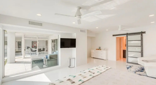 Palm Springs Oasis w/ Mtn Views, 2 Mi to Dtwn!, Забронировать Отель Отели Палм-Спрингса 3 звезды, рядом с Palm Springs Square Shopping Center, 3*
