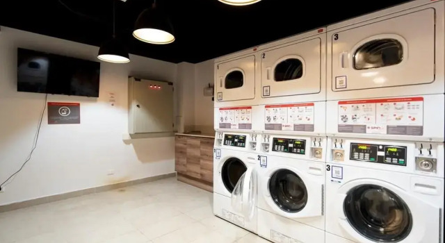 Light Gray Studio W/Parking & Wifi, Забронировать Отель Отели Сантьяго с бассейном, рядом с Парк Араукано, Бассейн
