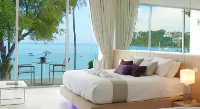 FREE $900 Daily Lux Pack - 10-Bed Beachfront Villa